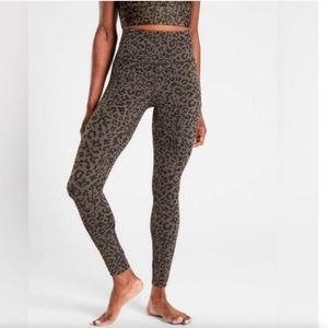Athleta grey leopard print Elation Ultra High Rise Tight set. Bottoms SP, top S